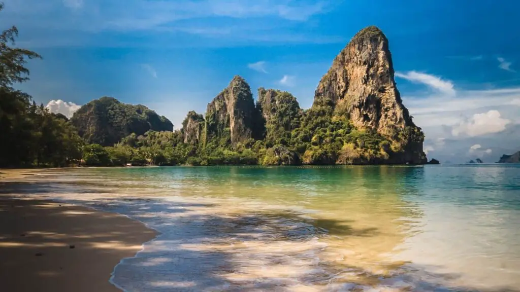 best islands to visit in hawaii for first time